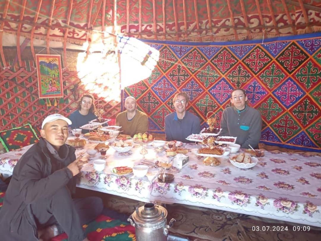 Yurt Camp Keremet Hotel Kyzart Exterior photo