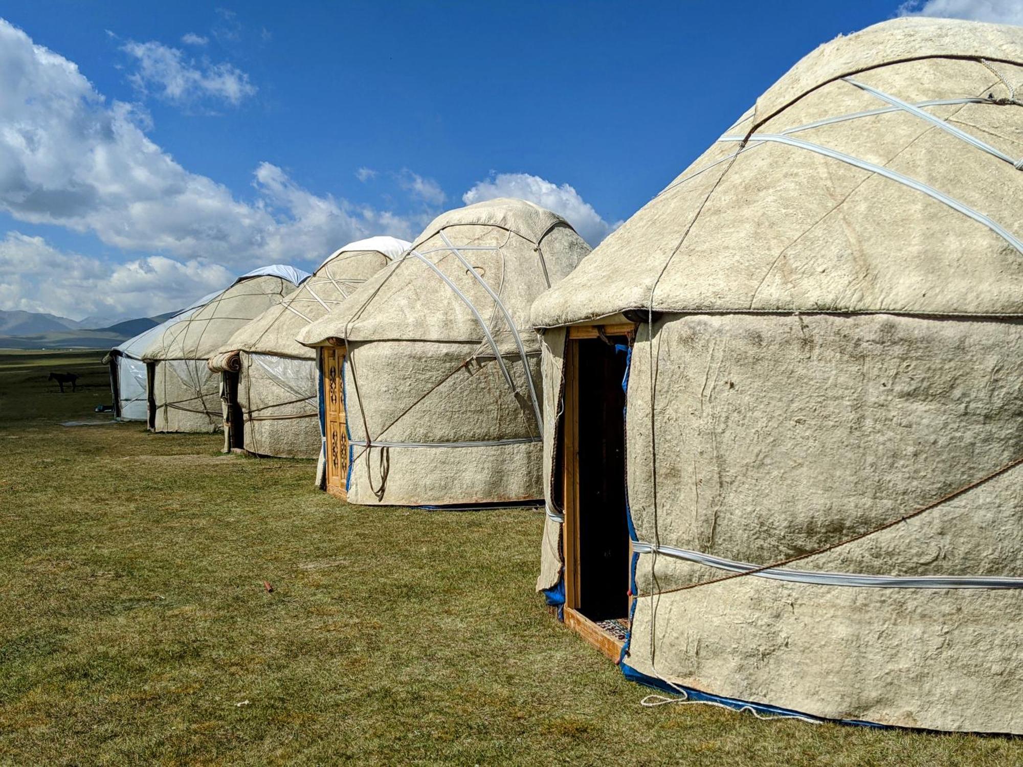 Yurt Camp Keremet Hotel Kyzart Exterior photo